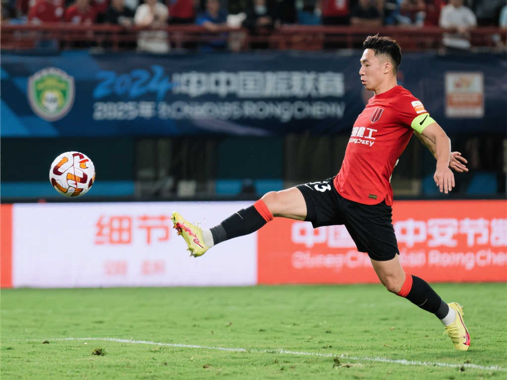 年加盟曼城 年加盟曼城